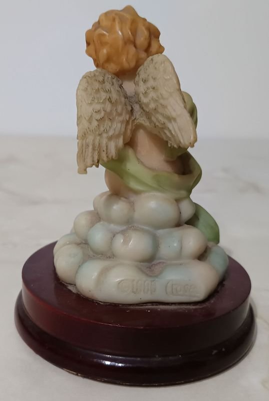 Figurita de Ángel con Paloma en Resina, Colección MONTEFIORI - imagen 4