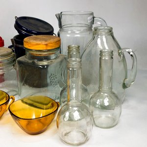Lote de Cristalería y Recipientes de Vidrio: Copas, Vasos, Aceiteros y Más - imagen 3