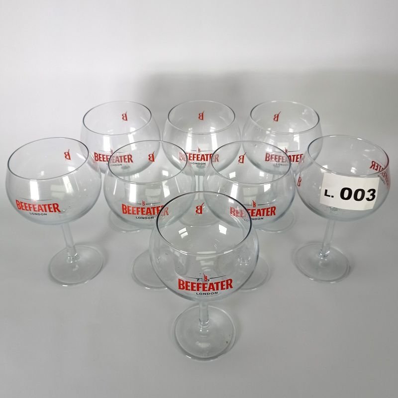 Copas de vino Beefeater en buen estado - imagen 1