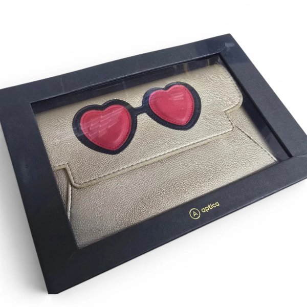 Estuche para Anteojos Aptica Diseño Envelope Cuero Dorado Corazón - imagen 1