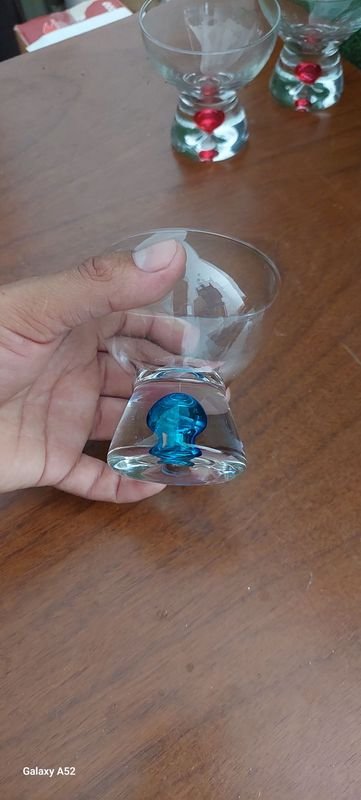 Colección de vasos y copas de vidrio - imagen 9