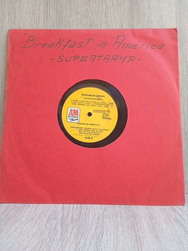 Lote siguiente: Disco LP de Supertramp - Breakfast in América