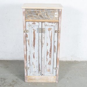 Lote siguiente: Mueble Rústico con Puertas, Cajón y Laterales Celosía