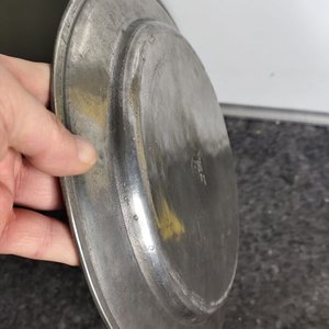 Juego de Plato y Vaso Tipo Copa de Peltre Sellado - imagen 3