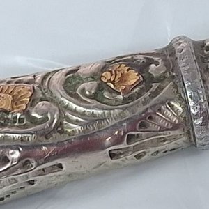Cabo de Plata y Oro con Diseño Floral y Calado - imagen 6