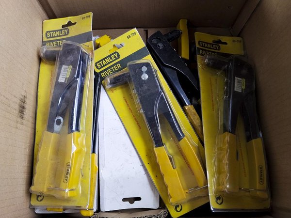 12 Remachadoras Stanley Tipo Pop con Accesorios - imagen 1