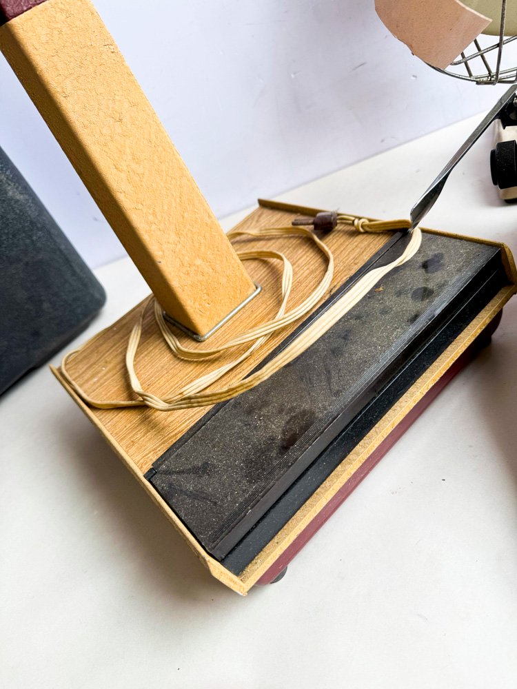 Máquina de escribir y ventiladores vintage - imagen 4