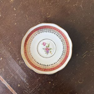 Lote de 12 Platos Surtidos de Porcelana con Diseños Florales y Paisajes - imagen 16