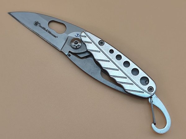 Navaja Smith & Wesson con accesorios - imagen 3