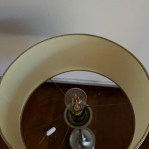 Lámpara de Pie de Peltre con Pantalla Blanca - imagen 3