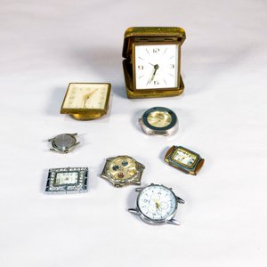 Lote anterior: Lote de 8 Relojes de Pulsera y Despertador Vintage