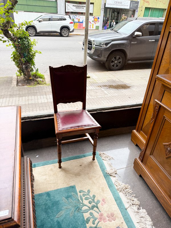 Escritorio Antiguo de Madera Oscura con Silla Estilo Luis XV - imagen 1