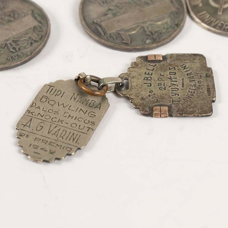 Medallas de metal labrado - Colección de seis medallas diferentes - imagen 2