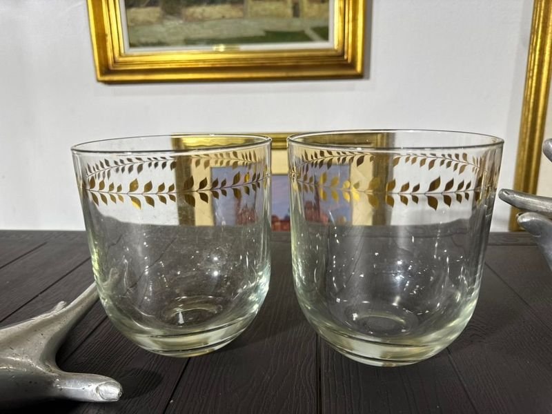 Dos vasos de cristal con patrones de hoja de oro de Zara Home - imagen 2