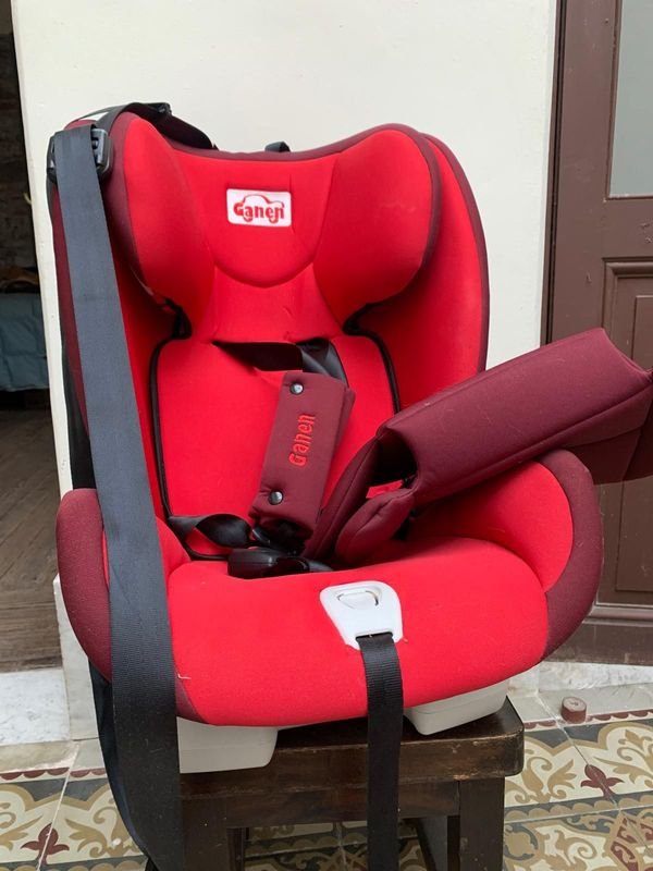 Lote siguiente: Silla de auto para bebé segura y cómoda