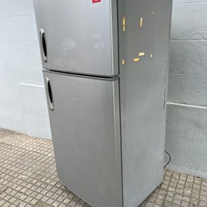 Heladera James Frío Seco con Freezer - imagen 8