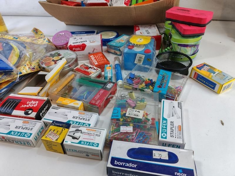 Lote de Artículos de Papelería en Excelente Estado - imagen 4