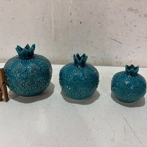 Lote siguiente: Set de 3 Adornos Decorativos de Cerámica Turquesa
