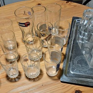 Conjunto de Vasos Varios y Bandeja Metálica - imagen 1