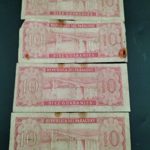 4 Billetes de 10 Guaraníes de Paraguay - imagen 4