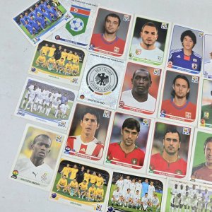 Figuritas Panini Mundial Sudáfrica 2010 - Lote de 28 unidades - imagen 2