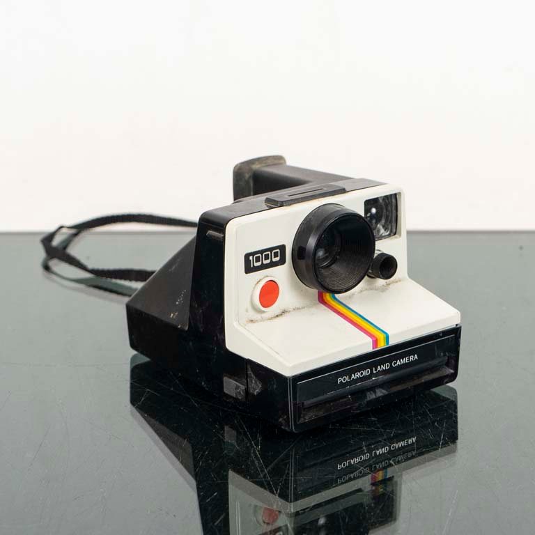 Lote anterior: Cámara instantánea Polaroid en venta