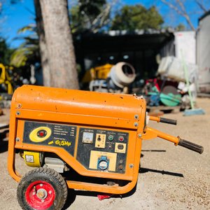 Generador Eléctrico Naranja 6.5 HP - imagen 1