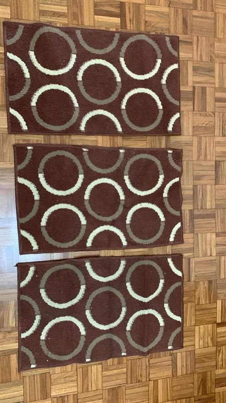 Lote siguiente: Alfombras de Textil con Patrón de Círculos
