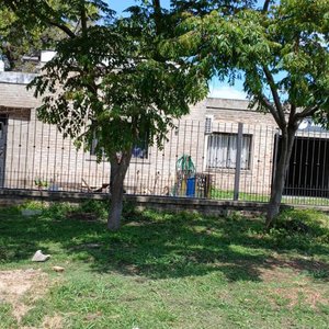 Casa y Apartamento Judicial en Ciudad de Paysandú, Av. Gral. San Martín 618 - imagen 1