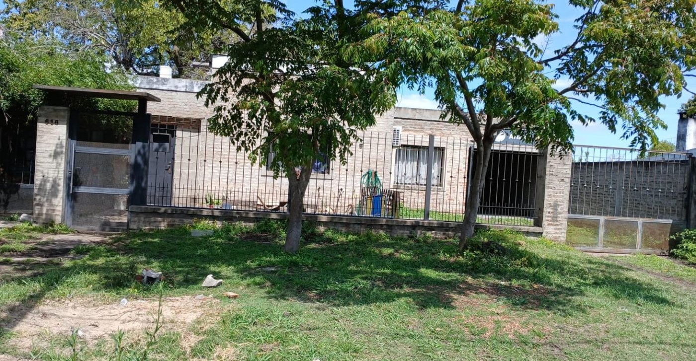 Casa y Apartamento Judicial en Ciudad de Paysandú, Av. Gral. San Martín 618