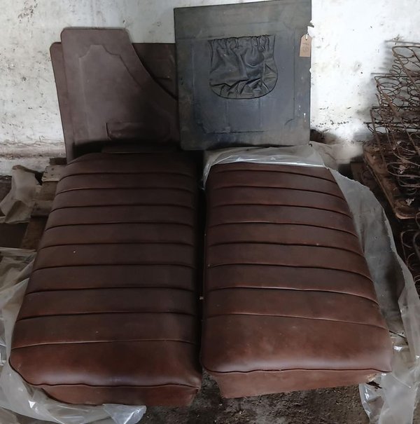 Asiento y Respaldo Trasero Ford A Tudor y Cartones de Puerta Phaeton 30/31 Originales