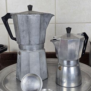 Selección de Cafeteras Italianas y Cacerolas de Aluminio - imagen 2