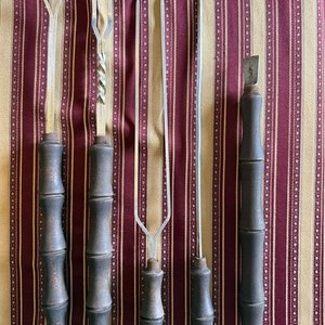 Lote anterior: Set de 5 Utensilios de Parrilla con Mangos de Madera Torneada