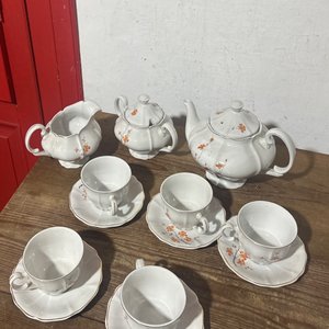 Lote siguiente: Juego de Loza Olmos para Té