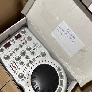 Lote siguiente: Controlador DJ Behringer BCD3000