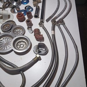 Lote siguiente: Lote de Accesorios y Repuestos de Plomería Varios
