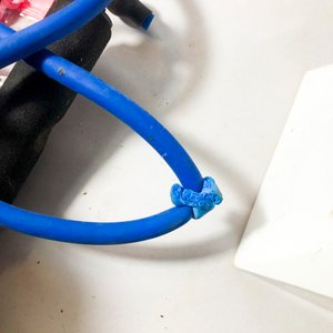 Lote de Servilleteros, Caja de Chapa Azul y Red de Voleibol - imagen 3