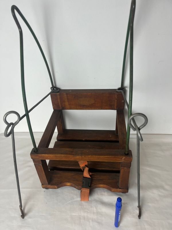 Hamaca de madera con diseño antiguo y detalles artesanales - imagen 6