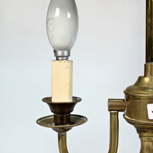 Lote siguiente: Lámpara de Bronce con Pantalla Verde Ovalada - 63 cm