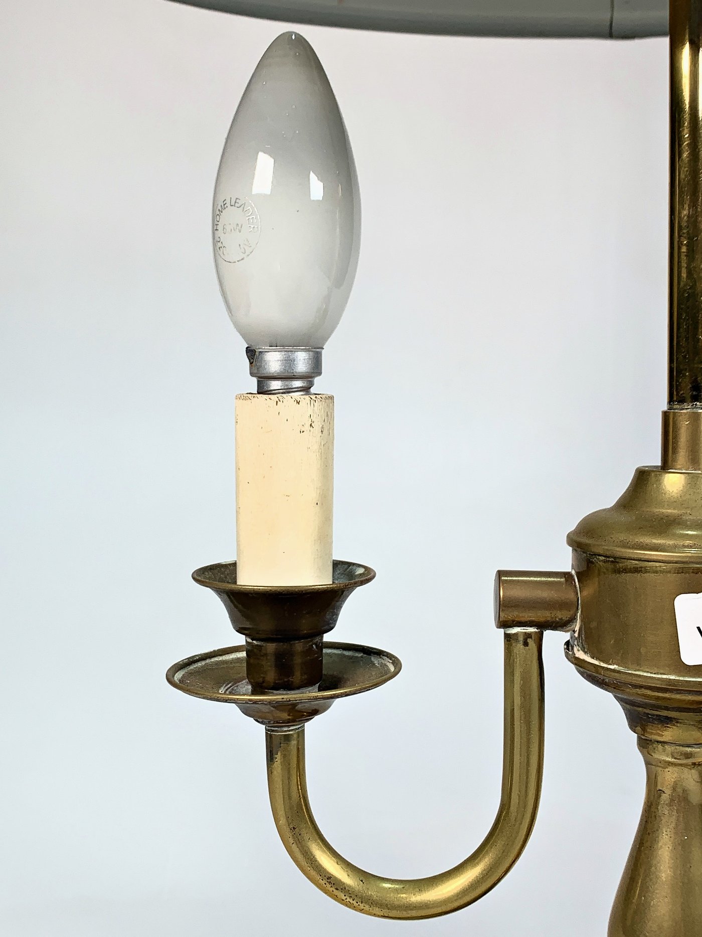 Lámpara de Bronce con Pantalla Verde Ovalada - 63 cm