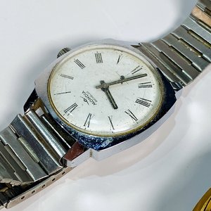 Tres Relojes de Pulsera para Dama y Caballero: Dorado, Plateado y con Calendario - imagen 2
