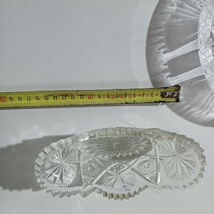 Tres piezas de cristal tallado: bombonera, plato divisor y cuenco - imagen 7