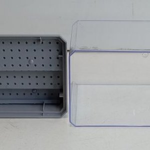 Cajita Exhibidora Acrílico Transparente para Modelos con Base Gris - imagen 4