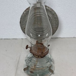 Antiguo Farol de Vidrio con Base Acanalada y Soporte Metálico - imagen 7
