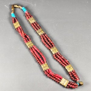 Dos Collares Artesanales: Étnico con Cuentas de Vidrio y Metal, y Diseño en Relieve - imagen 7