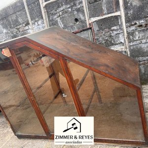 Lote siguiente: Mueble Modular de Madera y Vidrio con Puerta
