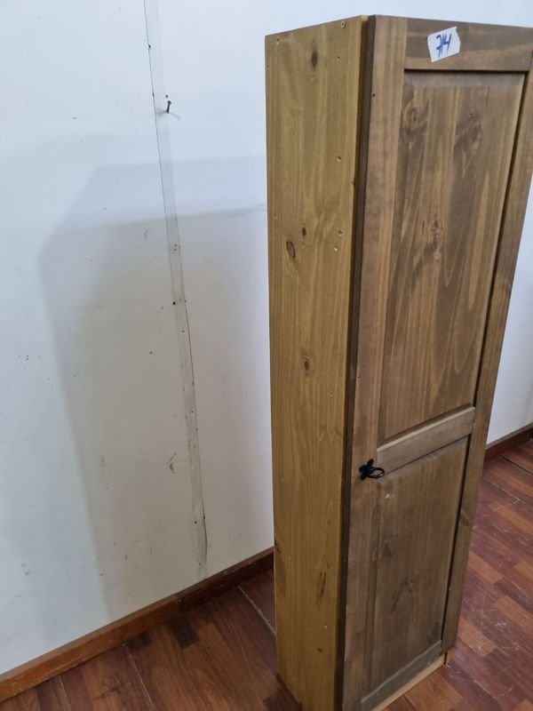 Gabinete de madera con puerta y placard - imagen 4