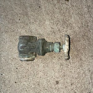 Llave de Paso Antigua de Bronce con Volante - imagen 2