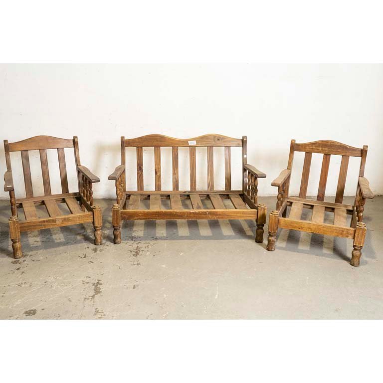 Juego de Living de Madera: Sofá de Dos Cuerpos y Dos Sillones