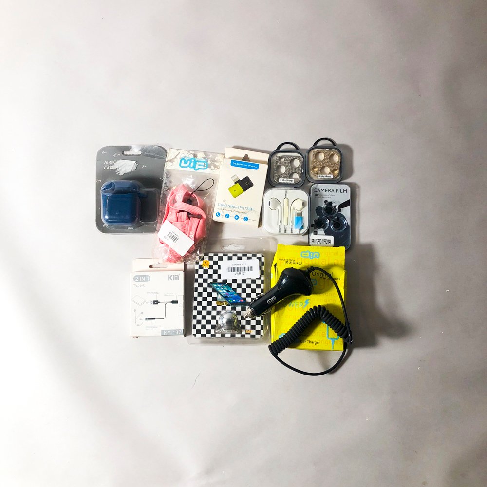 Lote de 10 Accesorios para Celular: Auriculares, Cargadores y Fundas